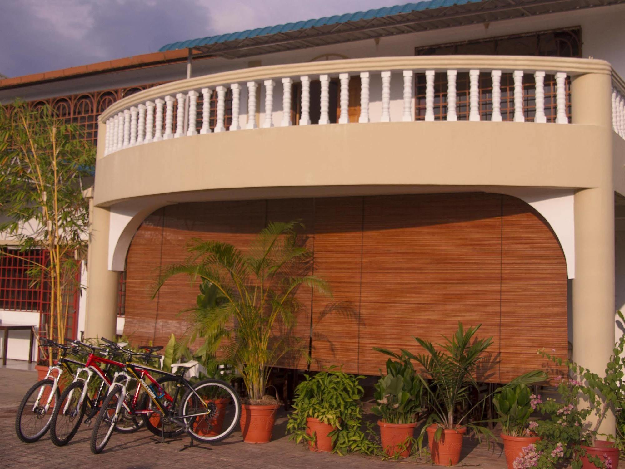 لاهاد داتو Bike And Tours Bed And Breakfast المظهر الخارجي الصورة